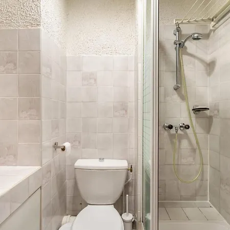 Апартаменти Apt Centre-port With Sea View Cap D'agde